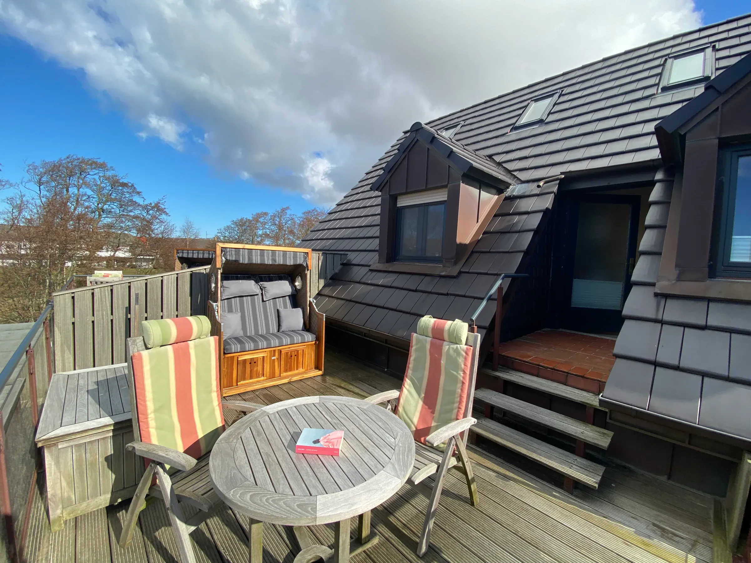 West-Dachterrasse von Studio 2 mit Strandkorb